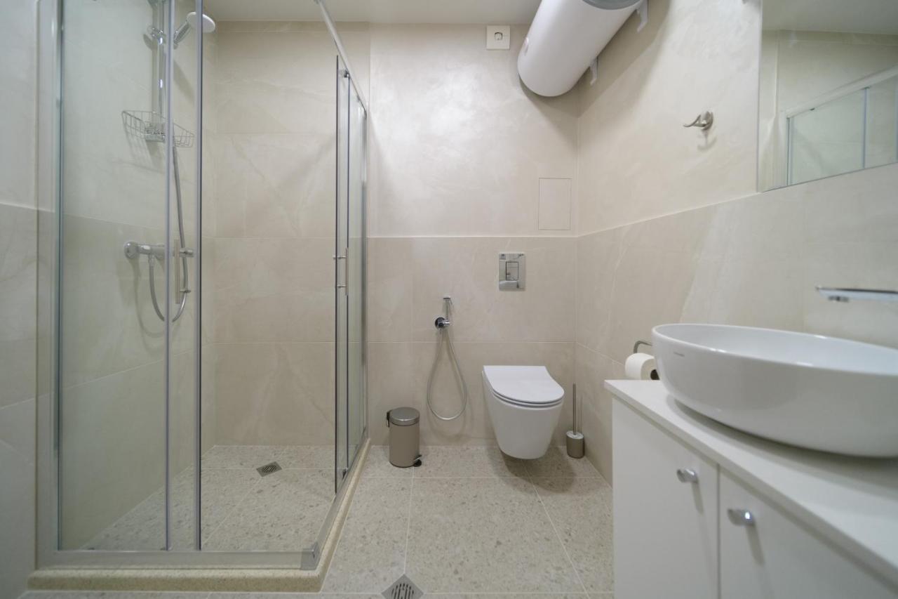 Magdalena Apartment - Two Bathrooms, Perfect City Center 바르나 외부 사진